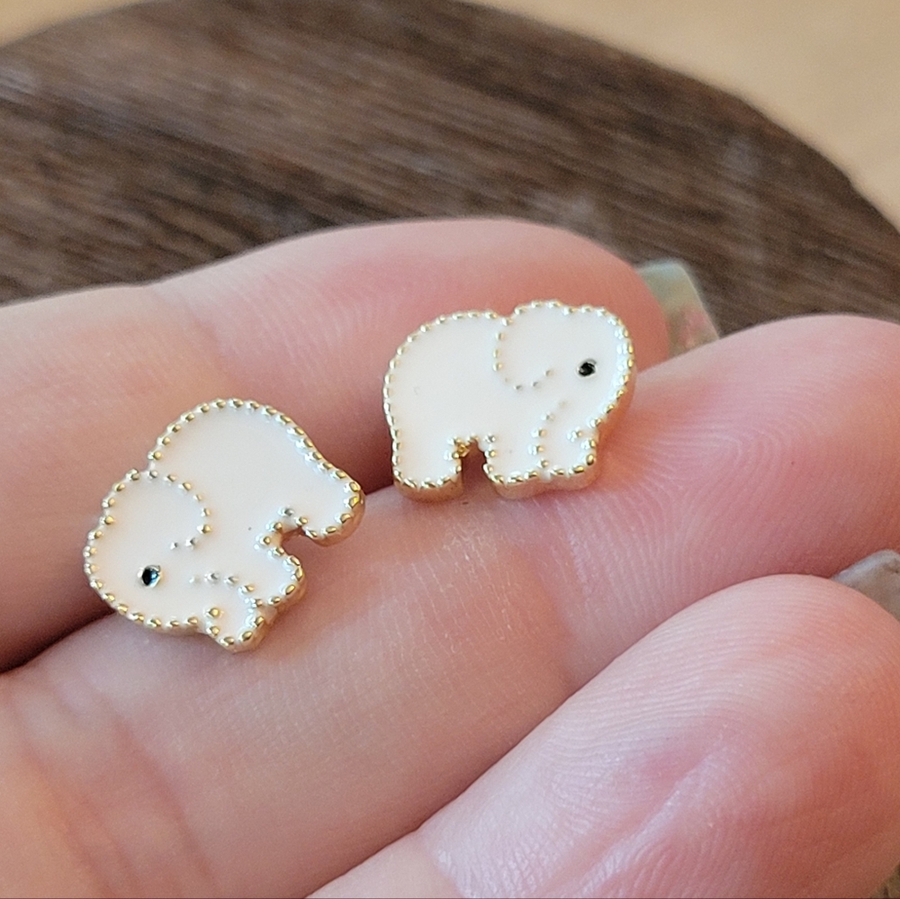 Baby Elephant Pale Pink Post Earrings, gold plated - Picture 4 of 5